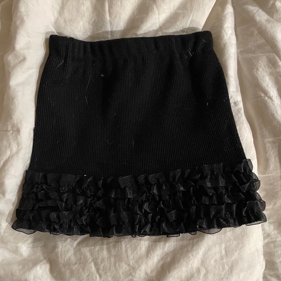 L3 mini black skirt with black ruffle on bottom - Picture 2 of 5